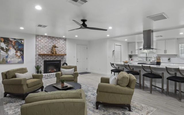 Desert Willow Pool Spa Firepit Putting Green