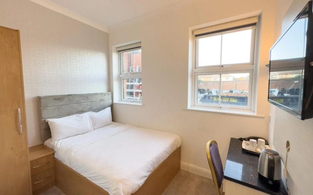 OYO Baylis House Hotel