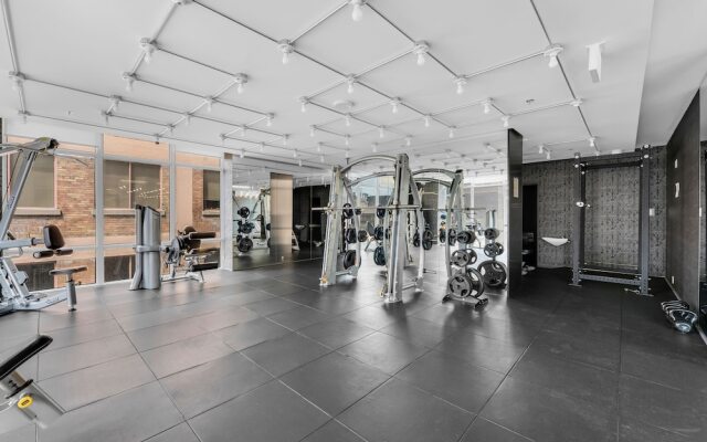 Stallion Suites - Entertainment District