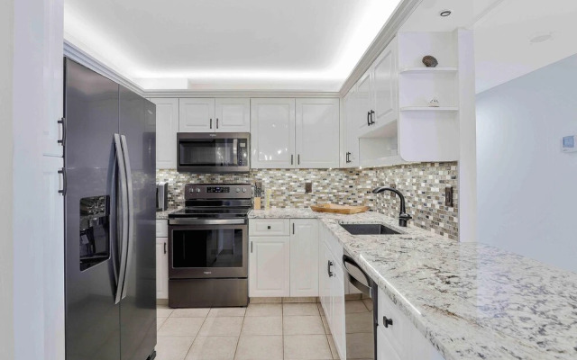 South Seas Tower 4-1209