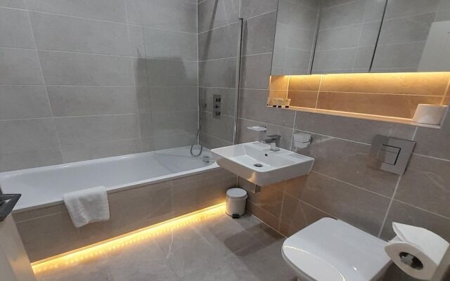 Slough Museum, Two-bedroom Apartment by Belvilla