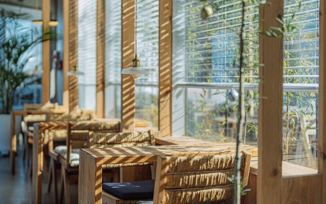 Groove-in Cafe Pension