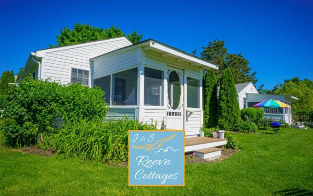 Premier Waterfront Cottage 2