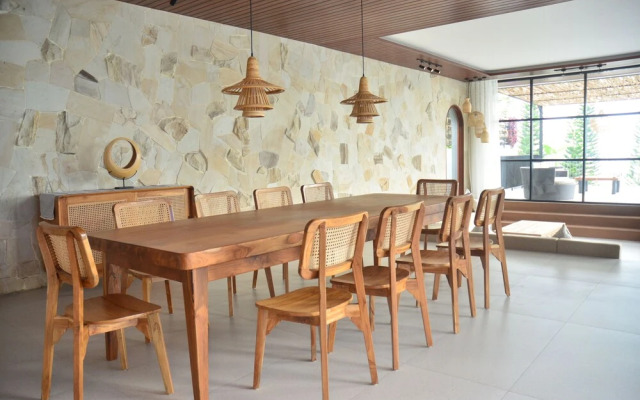 Sunshine City View Villa 6BR wth a private Heated Pool