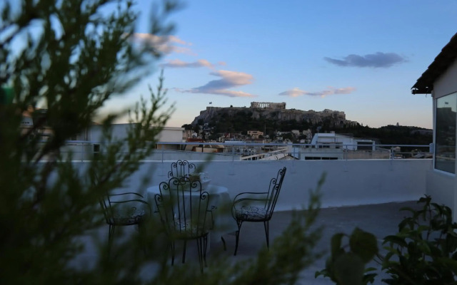 Flat in Monastiraki with stunning view of Acropolis