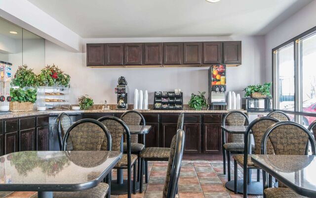 Studio 6 Suites Louisville, KY – Airport/Expo Center