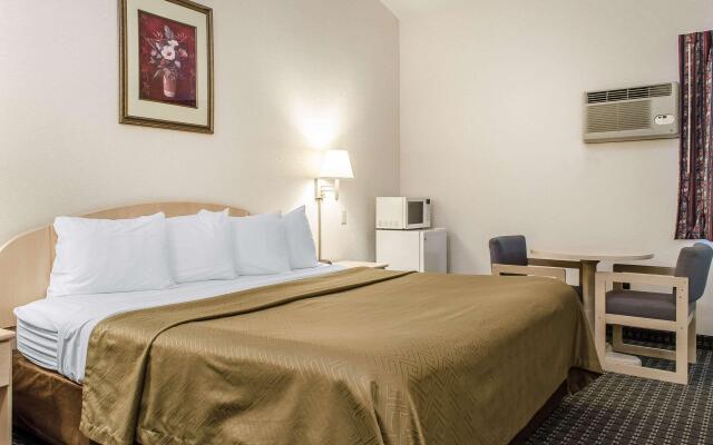 Rodeway Inn State College - near University