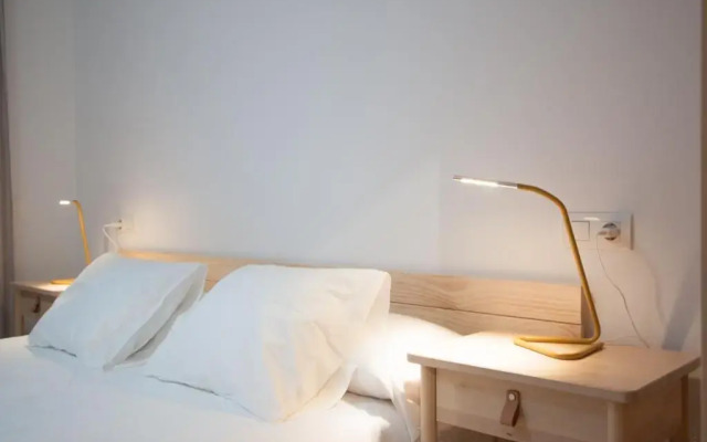 Esguil, apartamento con piscina, a 3 km de la playa