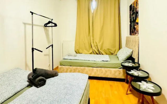 Cityside Two Bedroom Apt Budget Stay