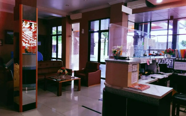 Hotel Bintang Redannte