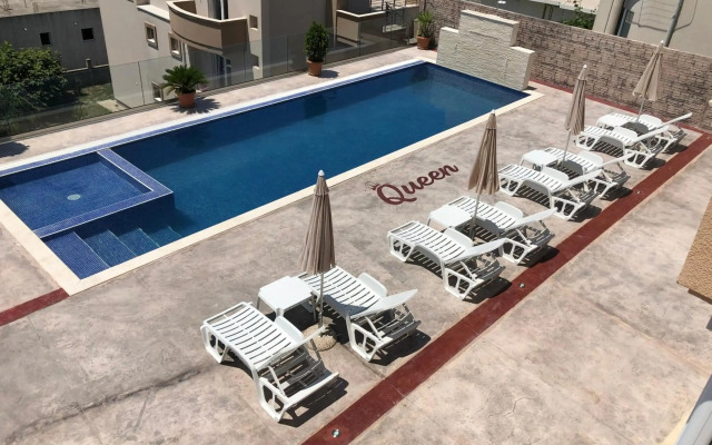 Queen Kodre Apartments