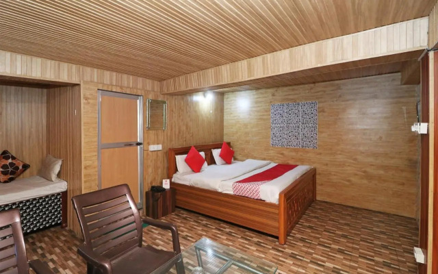 OYO Flagship 70210 Long View