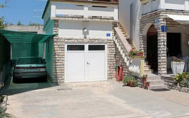 Apartment with a balcony and sea view - santek
