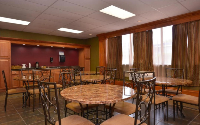 Americas Best Value Inn & Suites Kansas City