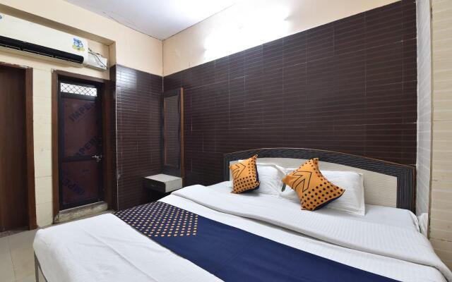 Spot On 85212 Hotel Vaibhav