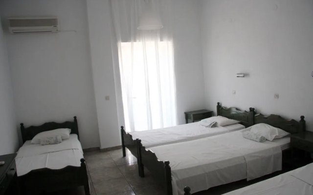 Armadoros Hotel Ios Backpackers