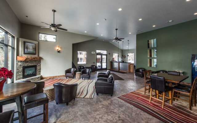 Park Avenue Upgraded 3 Bedroom Condominiums