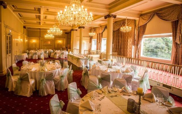 Queen s Hotel