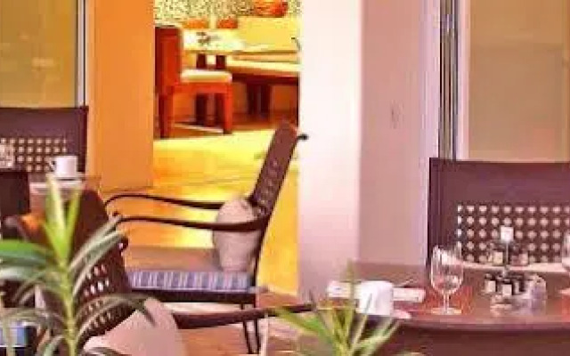 Costa Baja Resort & Spa