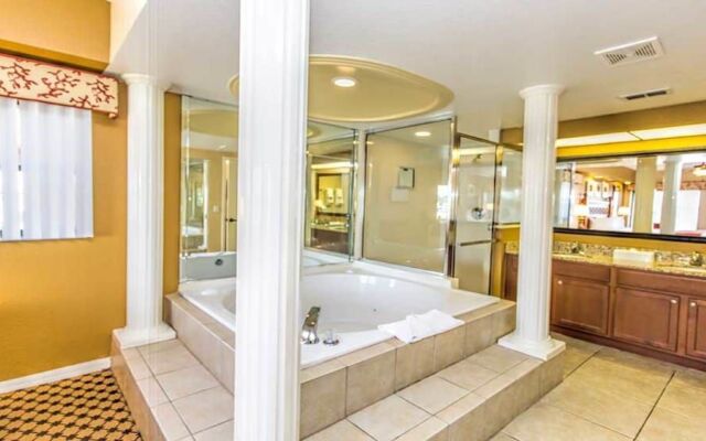 Beautiful Condo Near Universal Studios