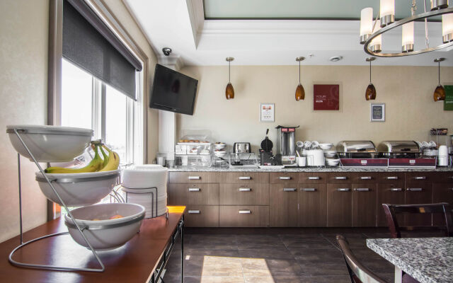 Comfort Inn & Suites