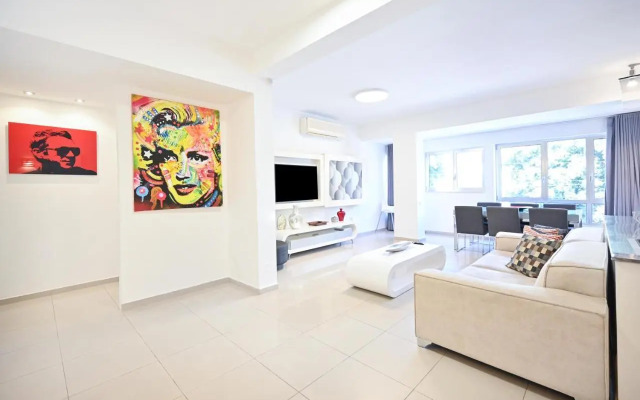 Relaxing 3BR in Ben yehuda 66 by HolyGuest