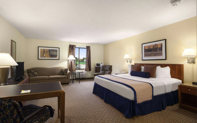 Days Inn by Wyndham Oglesby/ Starved Rock