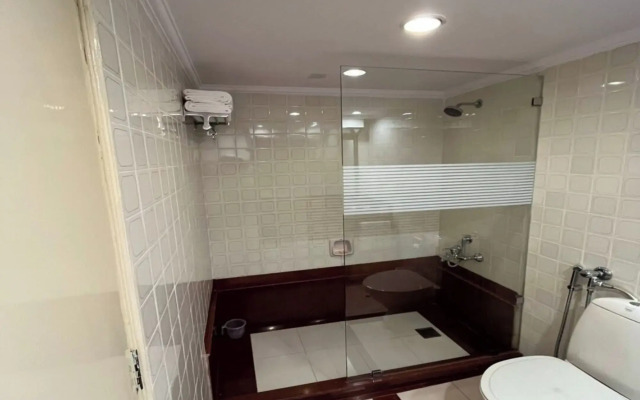 Raj Darshan Hotel