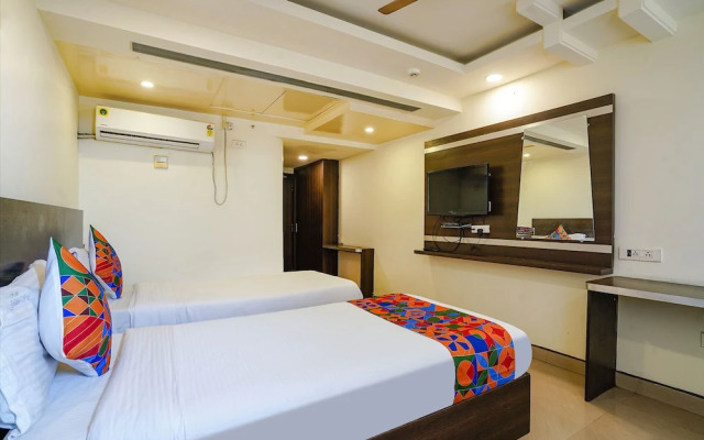 Fabhotel Golden Way