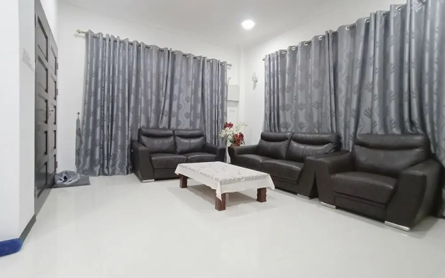 OYO 90203 Emma Sukma Homestay – Guest Rooms – Kuching
