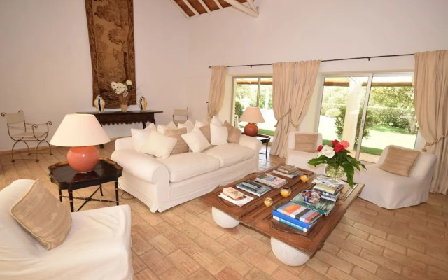 Beautiful Holiday Home With Private Pool