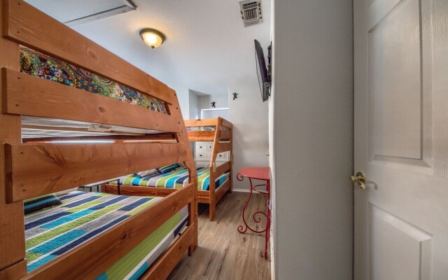 Guadalupe River Retreat RR 1324 4 Bedroom Home by RedAwning