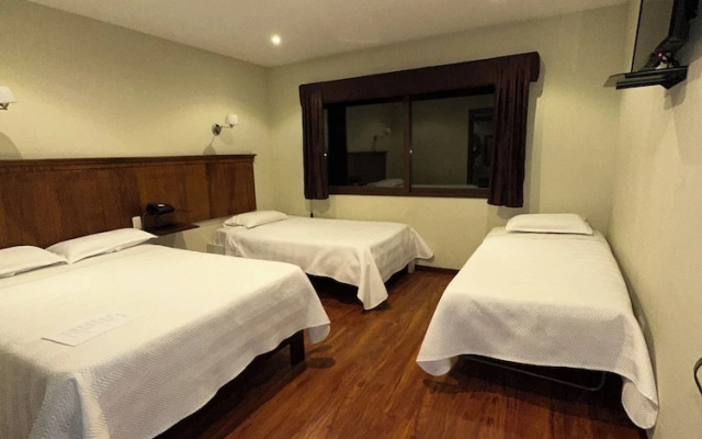 Hotel & Suites El Quijote