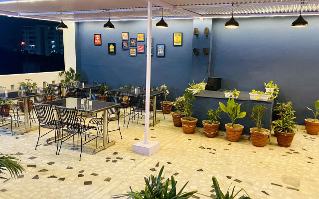 OYO 24106 Shri Raj Laxmi Palace