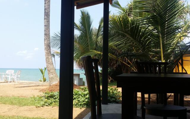 Airport Beach Villa