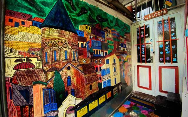 Traveler Hostel