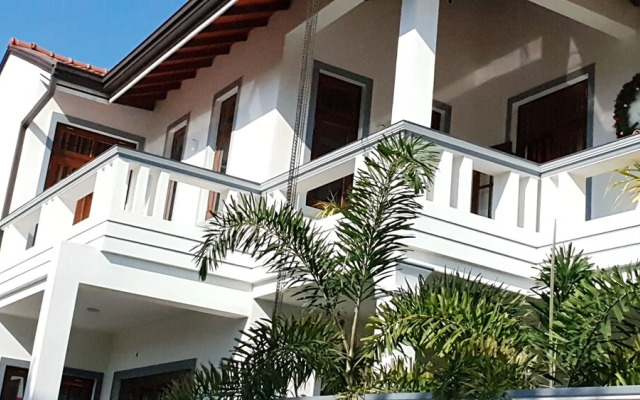 Up House Guest Inn