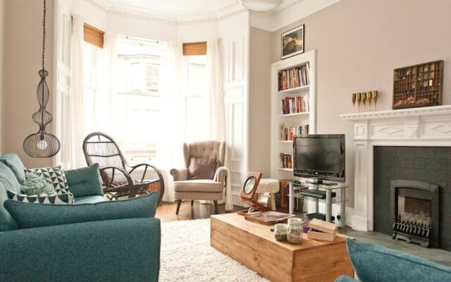 3 Bedroom Home In Bonnie Bruntsfield