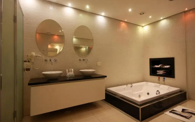 Lessence Motel