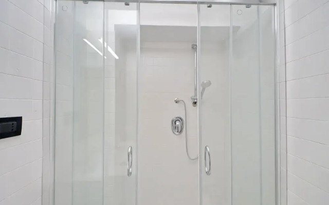 Giuliana Giant Apartment