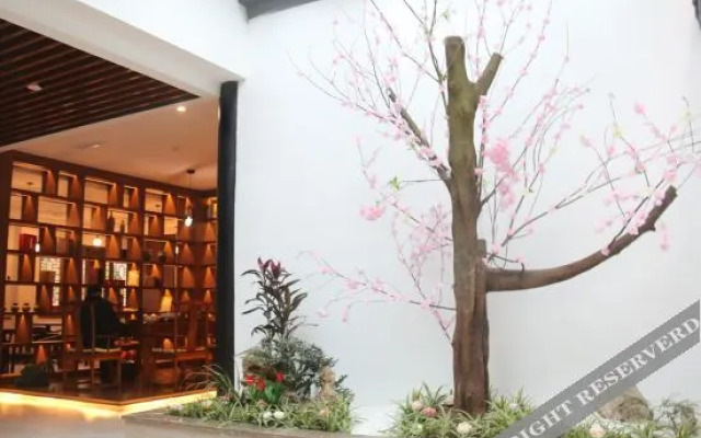 Yujian Courtyard