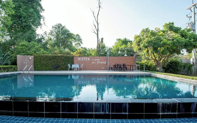 Penny - Farthing Pool Villa