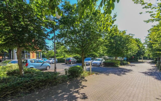 West Swindon Serviced Apartment