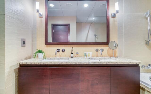 Tiara Ruby - 604- PJ