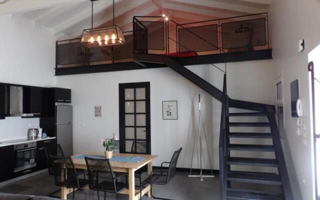 Apothiki House