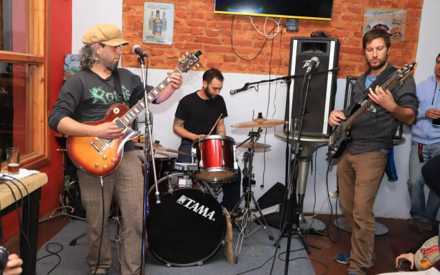 The House Hostel Resto & Bar Bariloche