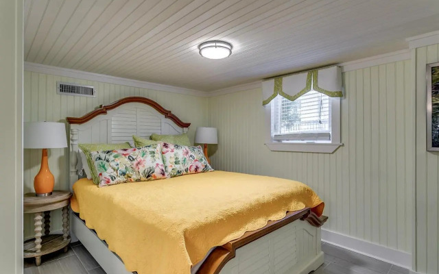 -Under The Sea (8 Bdrm / 7 Bath, Sleeps 22)