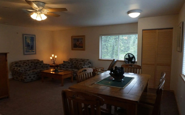 Salmon Catcher Lodge