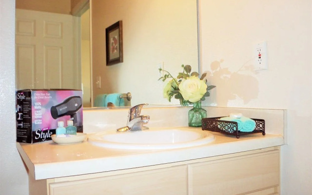 Oakwood at La Jolla Crossroads