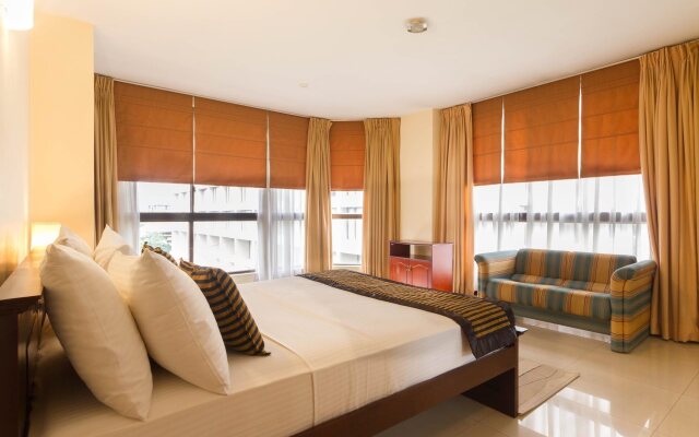 Crescat Apartments